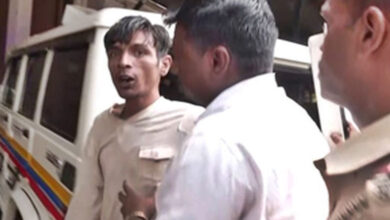 Saif Ali Khan Stabbing Case: Suspect Detained by Mumbai Cops, Taken to Bandra Police Station