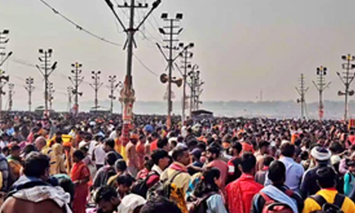 Maha Kumbh Mela 2025: Over 1.32 Crore Devotees Immerse in Divine Waters on Maha Shivratri