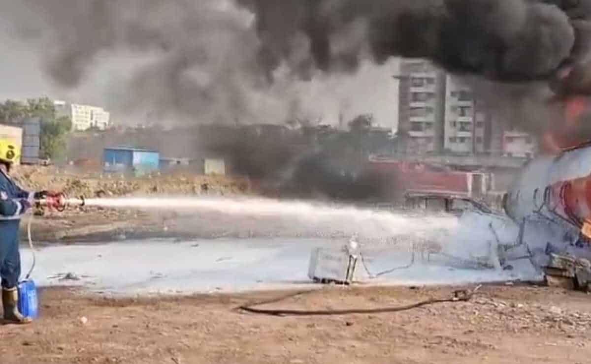 Hyderabad: Diesel Tanker Catches Fire in Kukatpally, Car Burnt to Ashes