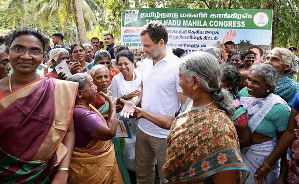 Kharge, Rahul, Priyanka Greet Women on International Women's Day