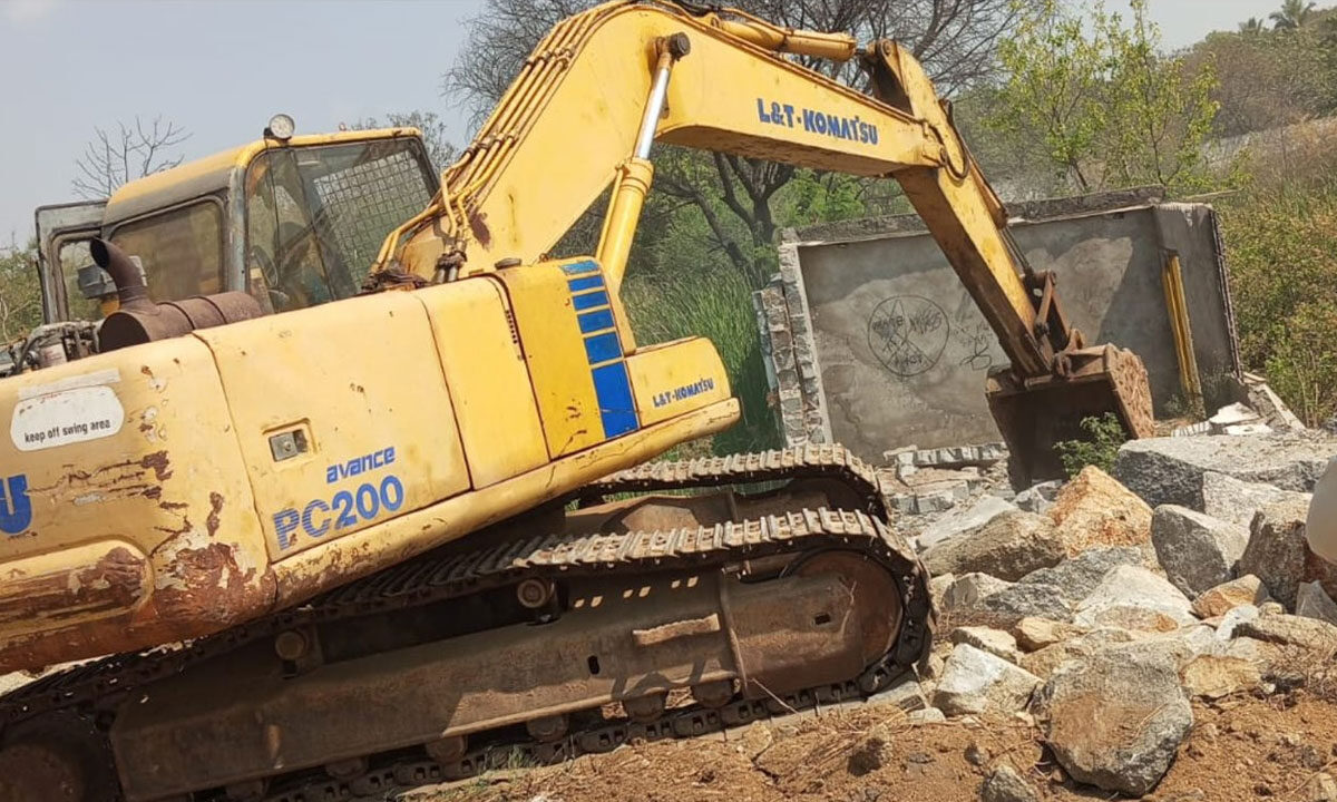 Hyderabad: 700 Acres of Masab Lake Encroached; Hydraa Takes Swift Action to Clear Illegal Road