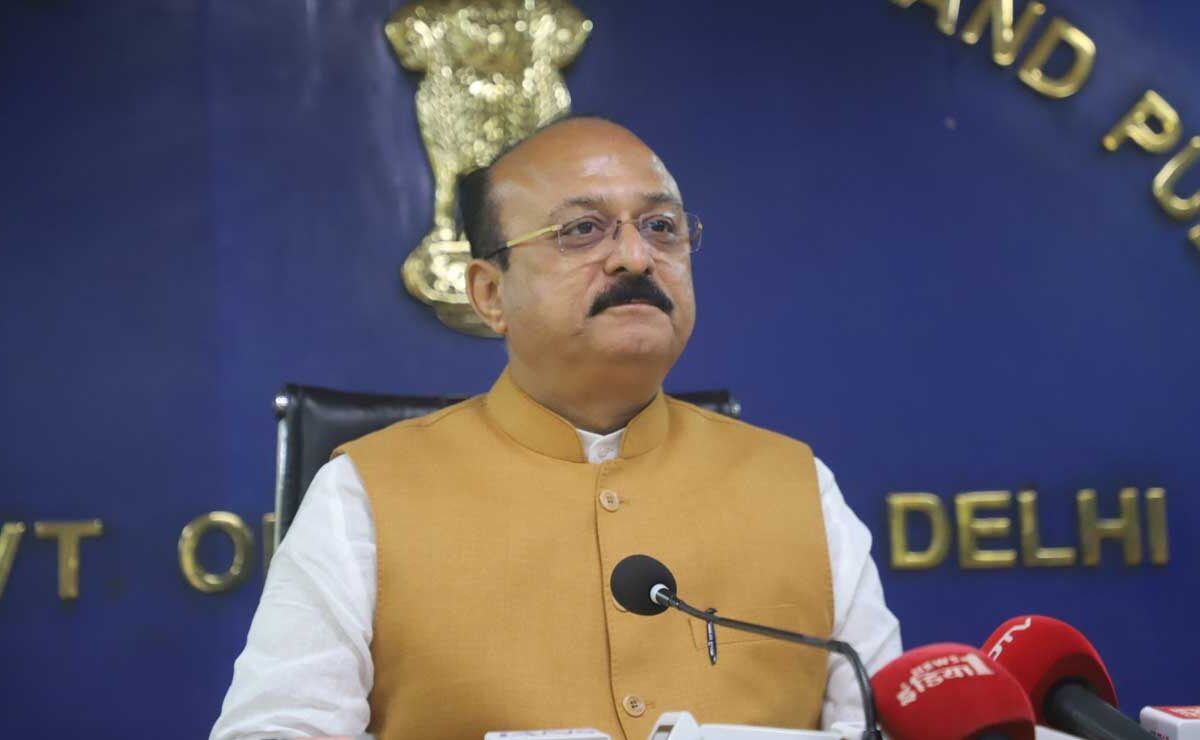 Delhi Govt Issues Notices to 11 Private Schools Over Fee Hike, Financial Irregularities