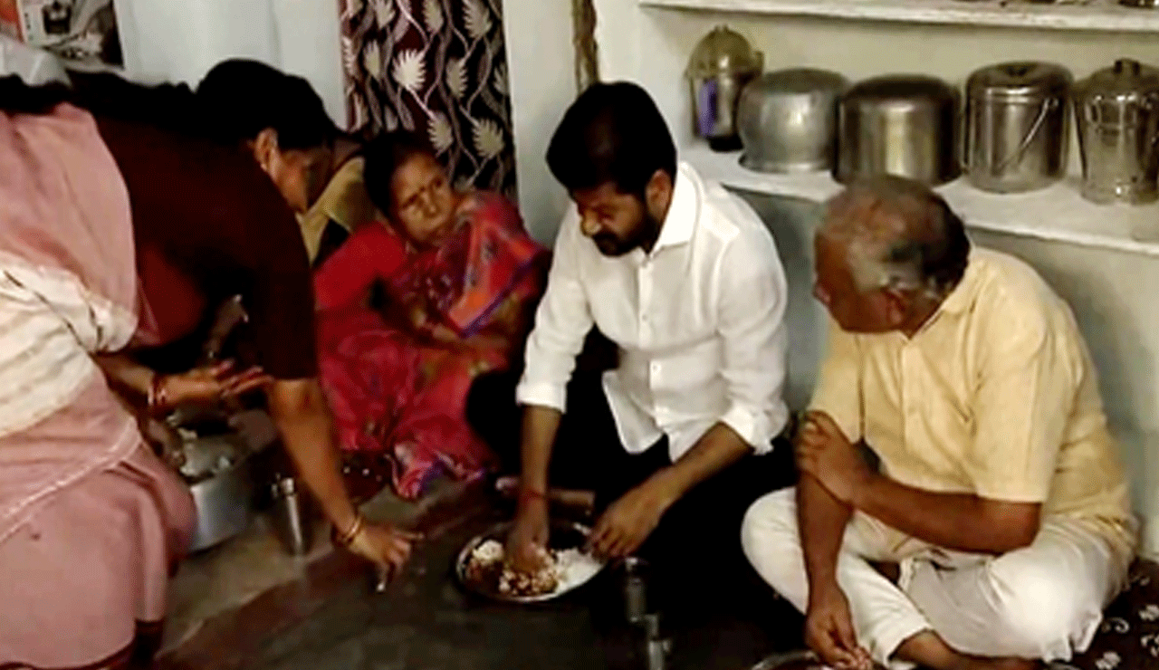 Telangana CM Shares Lunch with Beneficiary Family of Fine Rice Scheme