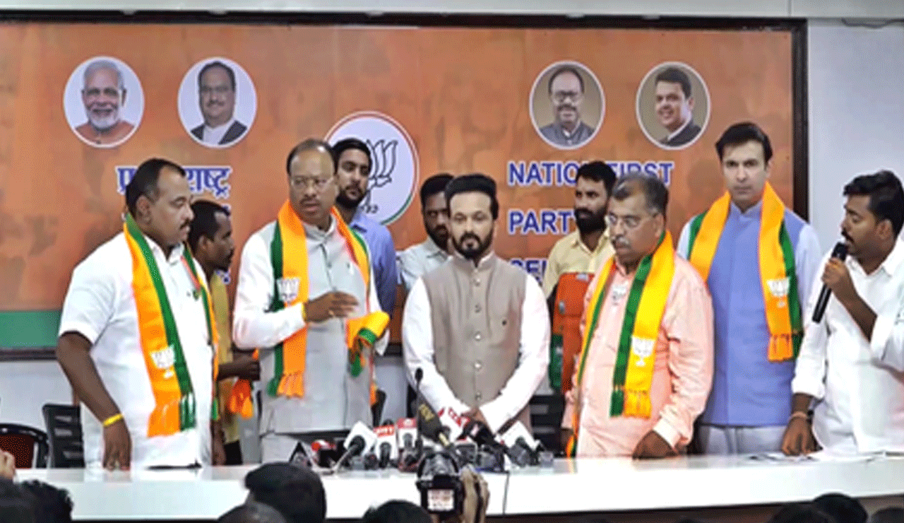 Former Cricketer Kedar Jadhav Joins BJP Ahead of Civic Polls