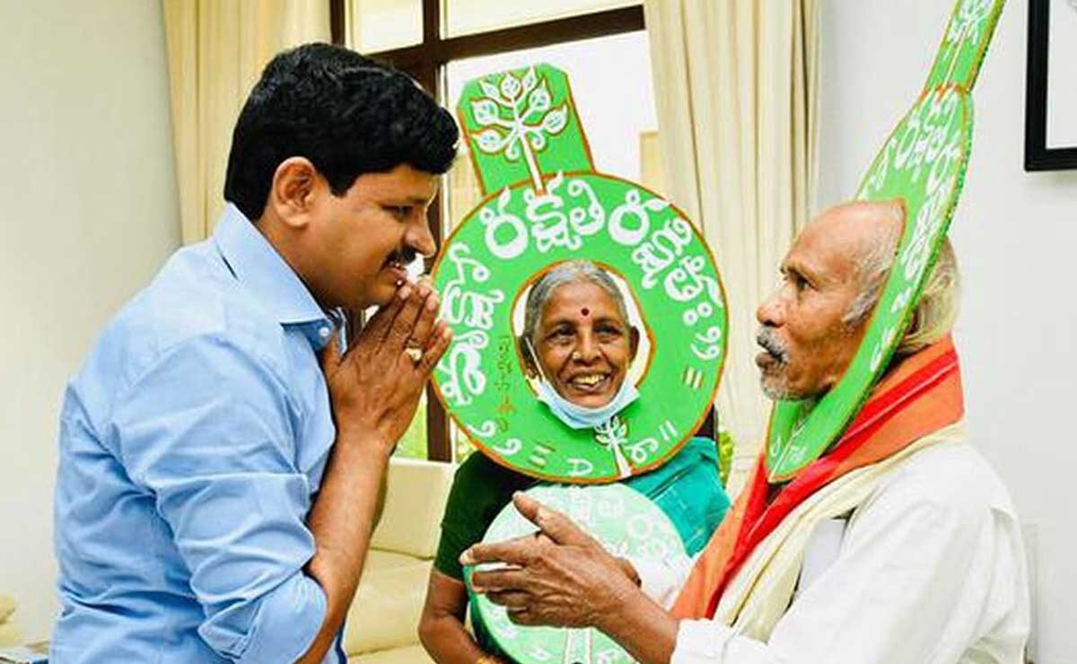 A Tribute to Vanajeevi Ramaiah: Santosh Kumar Seeks National Recognition for Green Crusader