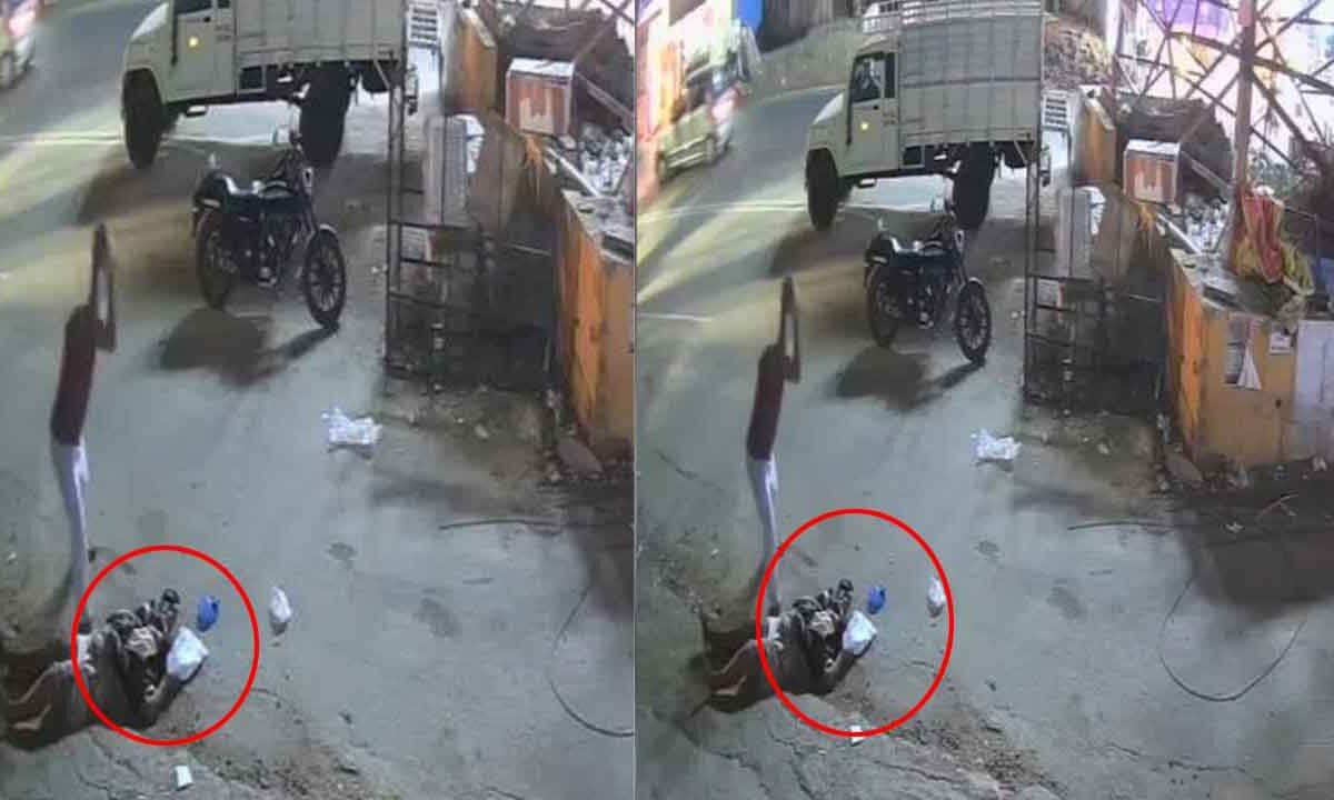 Brutal Attack in Kondapur: Husband Tries to Kill Pregnant Wife with Stone on Busy Road