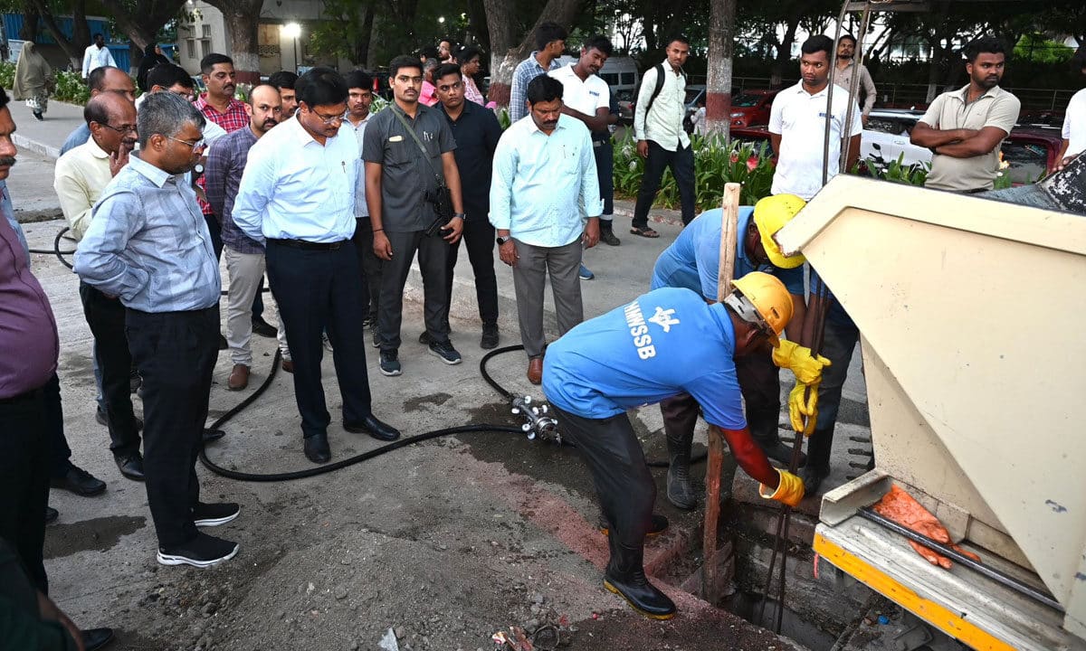 No More Manholes for Humans? HYDRAA Tests Robot to Clean Sewers