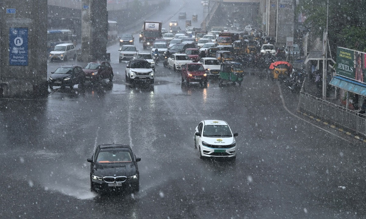 IMD Warns of Thunderstorms and Gusty Winds in Telangana; Rains Lash Hyderabad