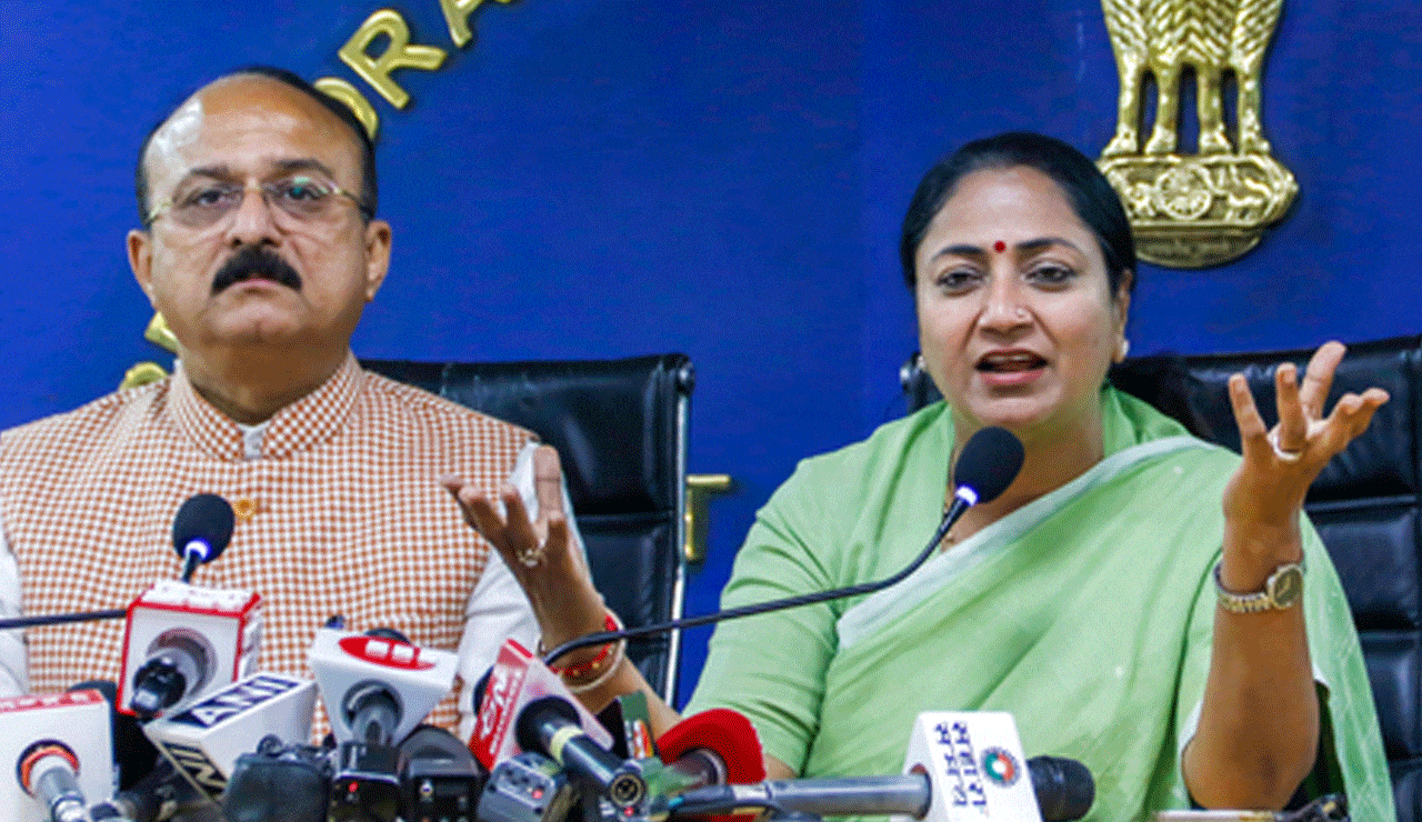 Delhi Govt Approves Landmark Bill to Regulate Fees in Private and Government Schools