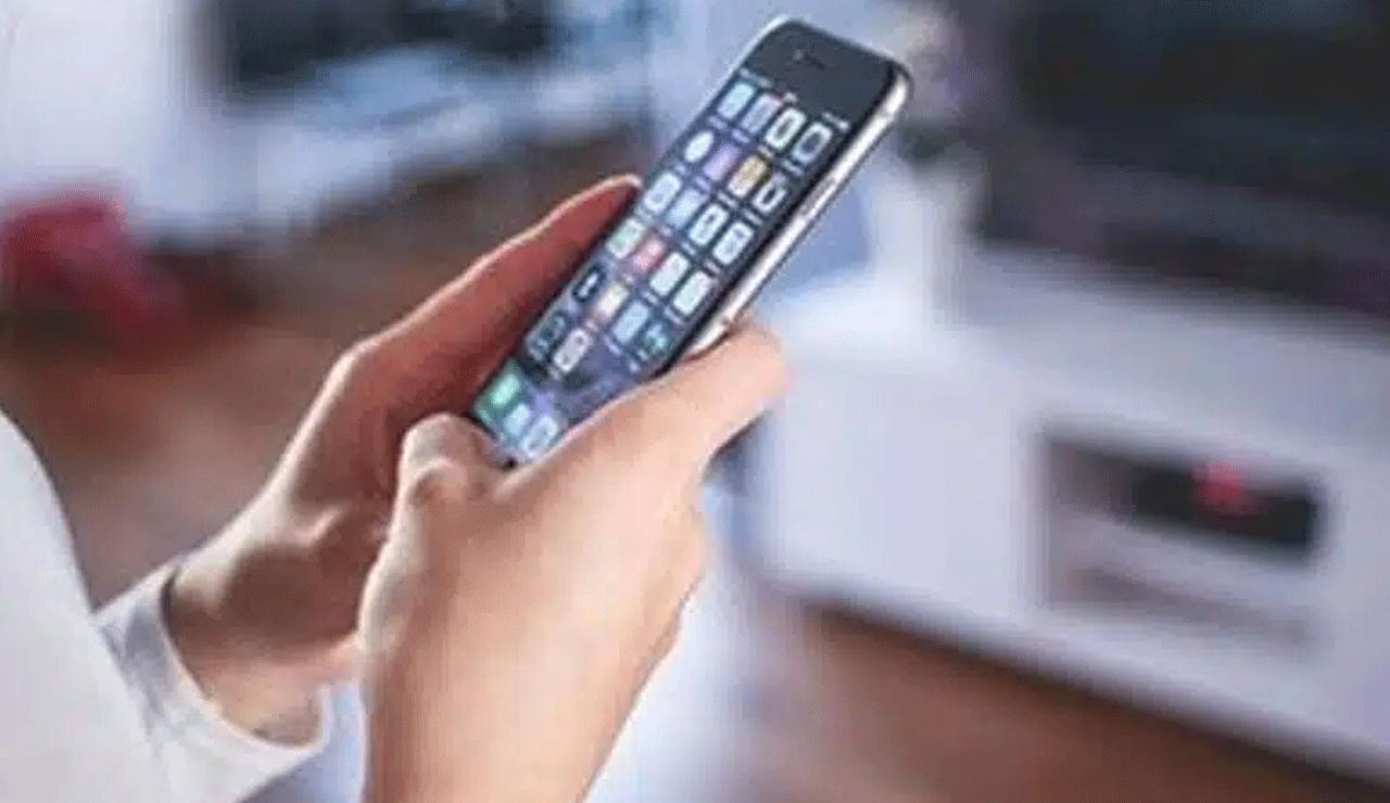 Study Finds Young Females at Higher Risk of Social Anxiety Due to Excessive Smartphone Use