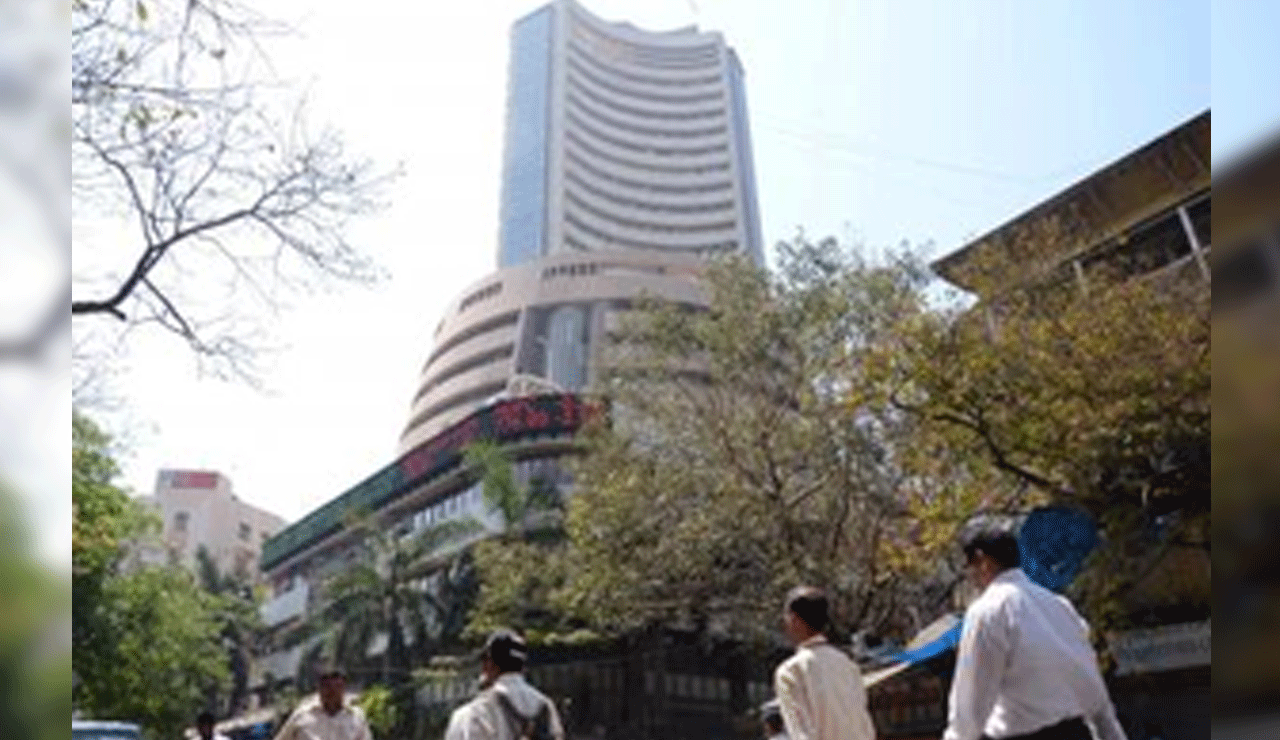 Indian Stock Market Closes Lower as US Reciprocal Tariffs Come Into Effect