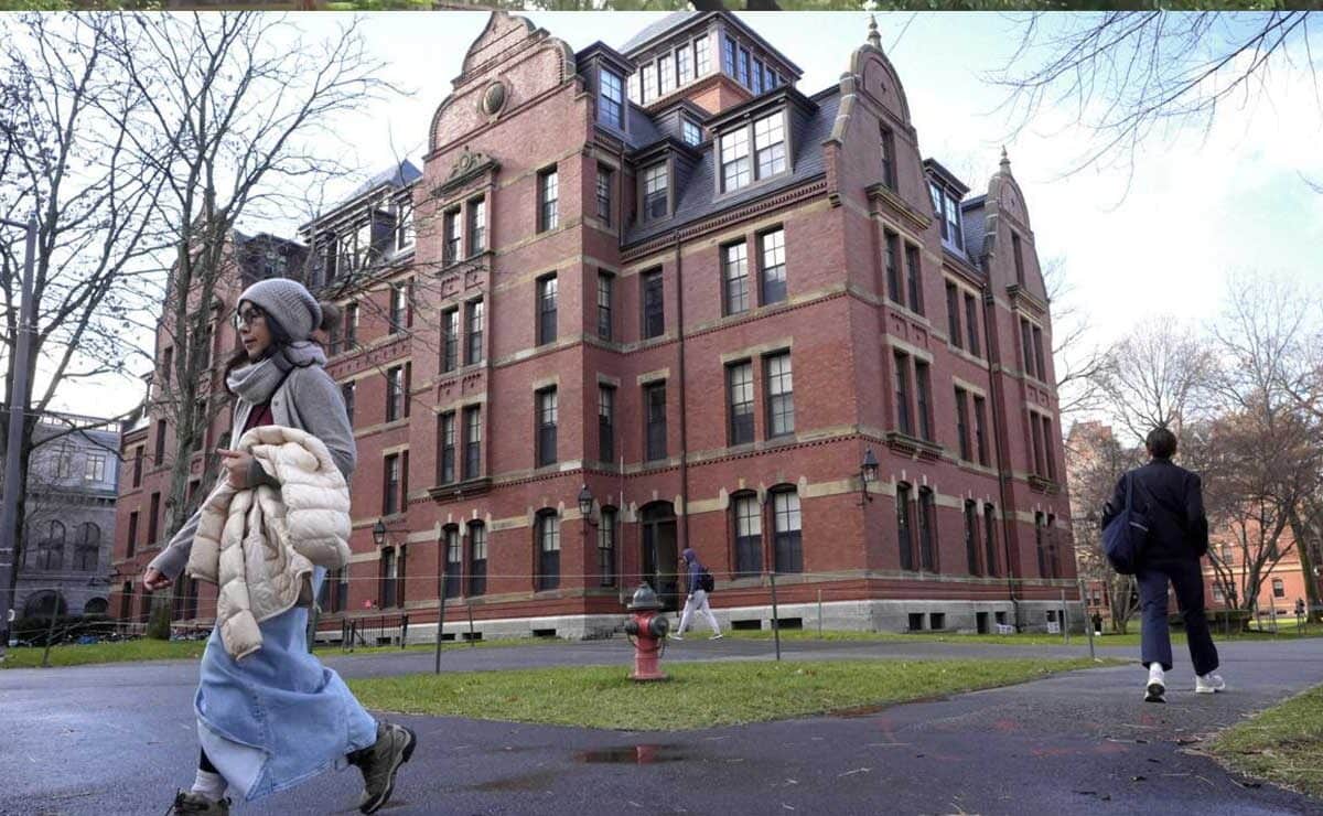 Harvard University Loses SEVP Certification, Must Transfer International Students