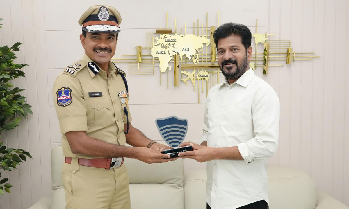 CM Revanth Reddy Congratulates Hyderabad CP for Prestigious Award at Dubai Police Summit