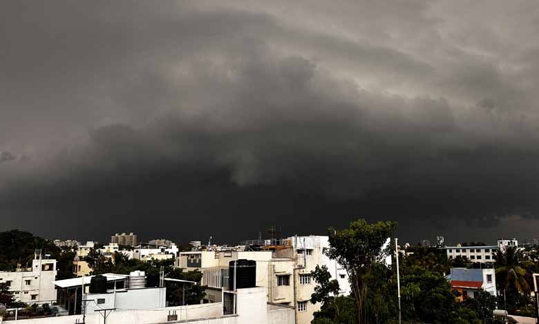 Thunderstorms with Lightning and Gusty Winds Forecast for Telangana Over Next 4 Days