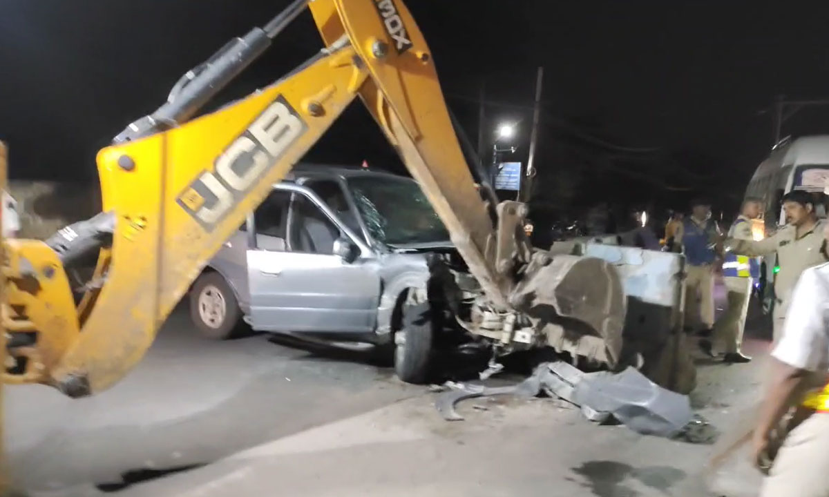 Hyderabad: Another Road Accident Near CRPF, Barkas: Poorly Placed Dividers Blamed