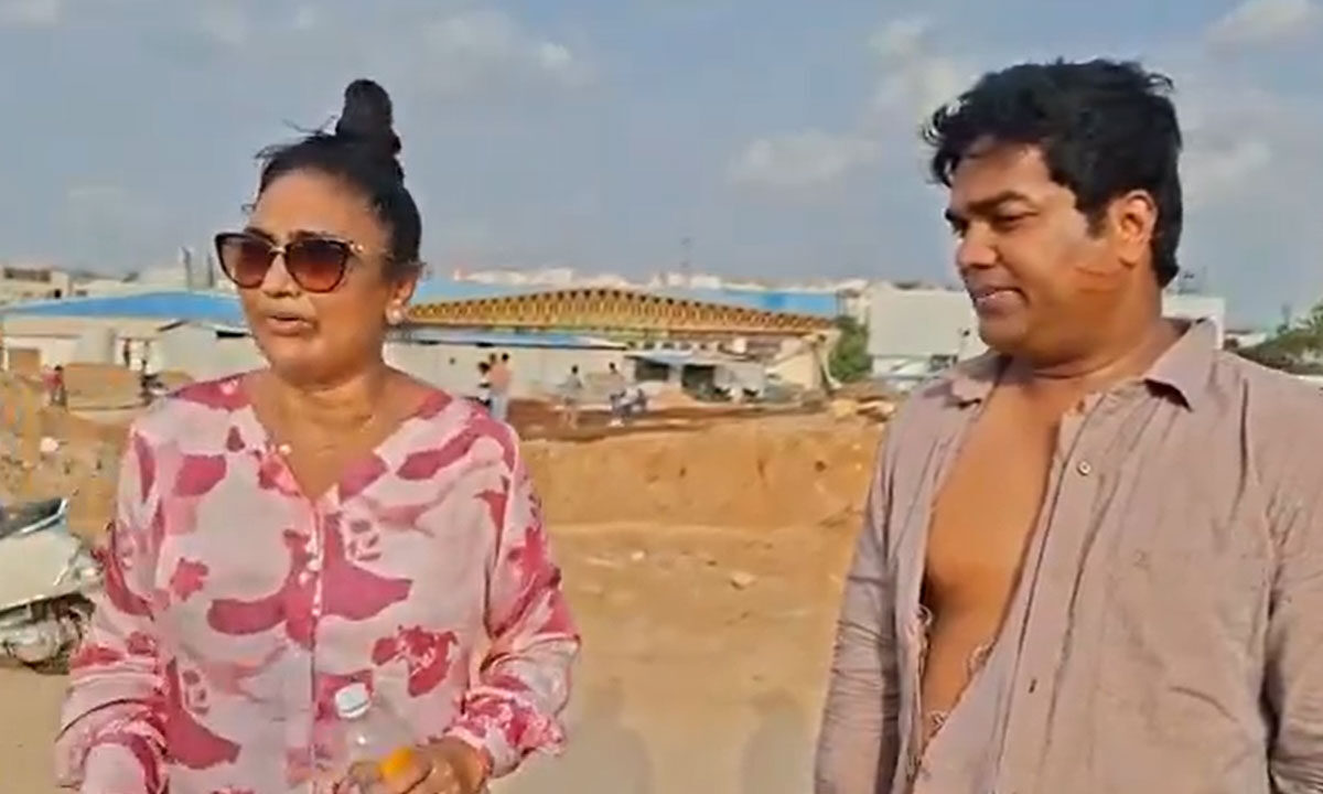 Hyderabad Horror: Actress Ramya Sri, Brother Attacked with Knives in Broad Daylight over Land Dispute