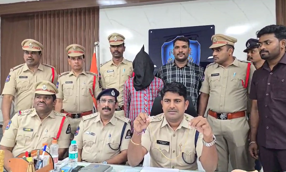 Chain Snatcher Arrested in Hyderabad, 14-Gram Gold Chain Recovered by Mehdipatnam Police