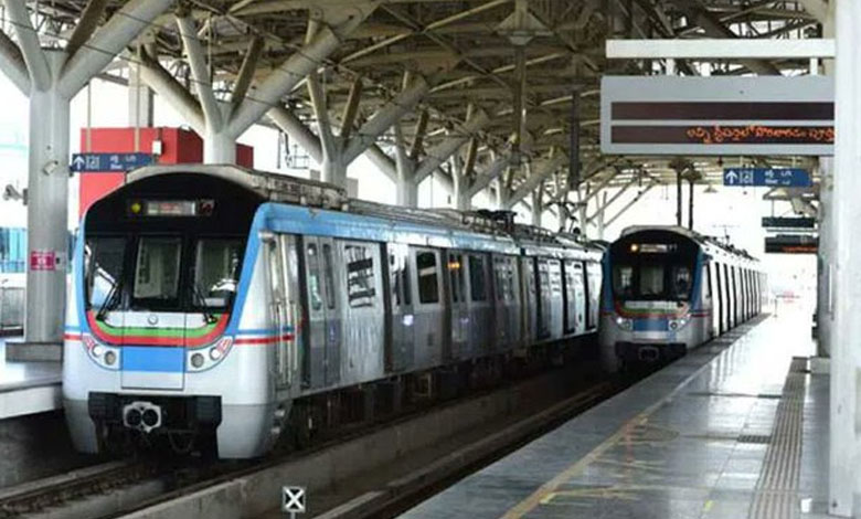 No Change, Big Problem: Hyderabad Metro Commuters Face Fare Frustration