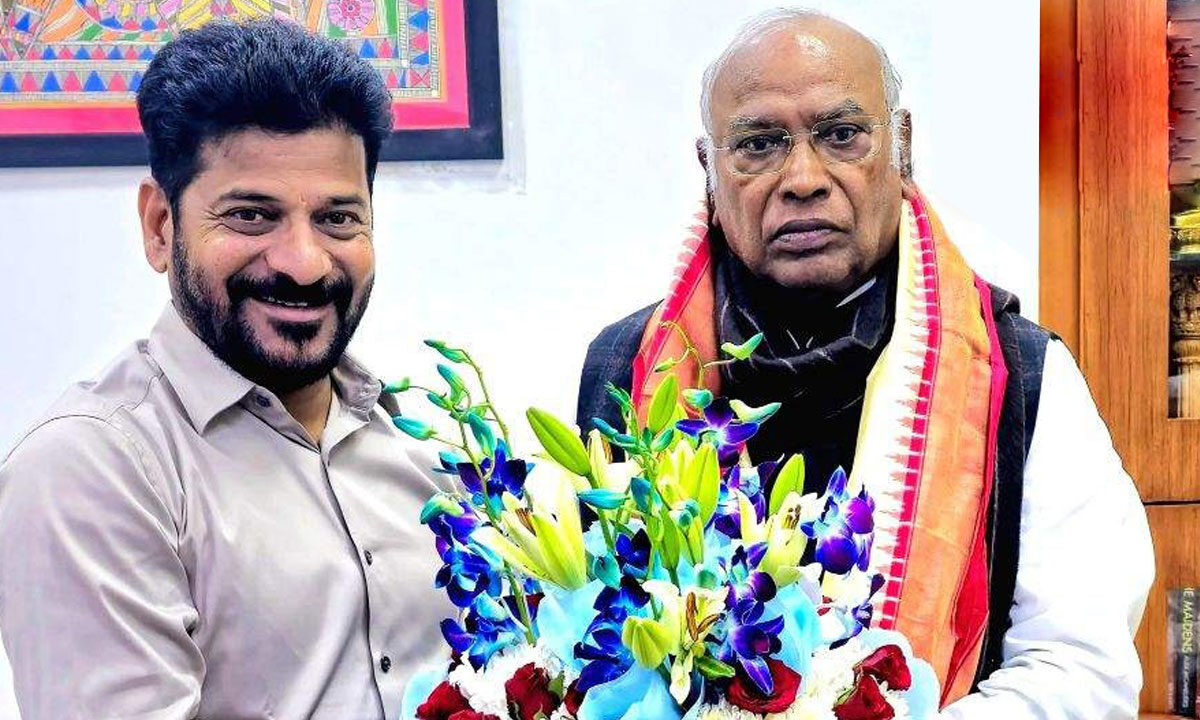 CM Revanth Reddy Meets Congress President Kharge in Delhi to Finalize Ministerial Portfolios