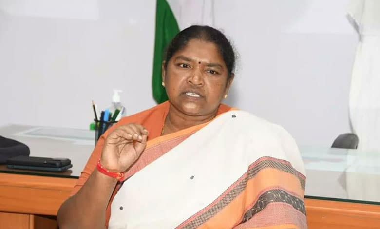 Maoists Blame Seethakka for Not Protecting Tribal People’s Rights