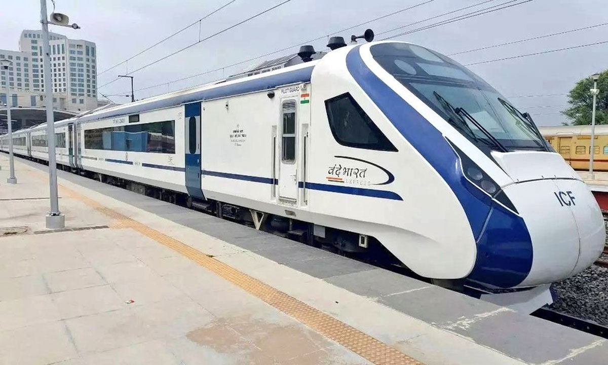 Vande Bharat Train Adds More Coaches on Hyderabad–Bengaluru Route Amid High Demand