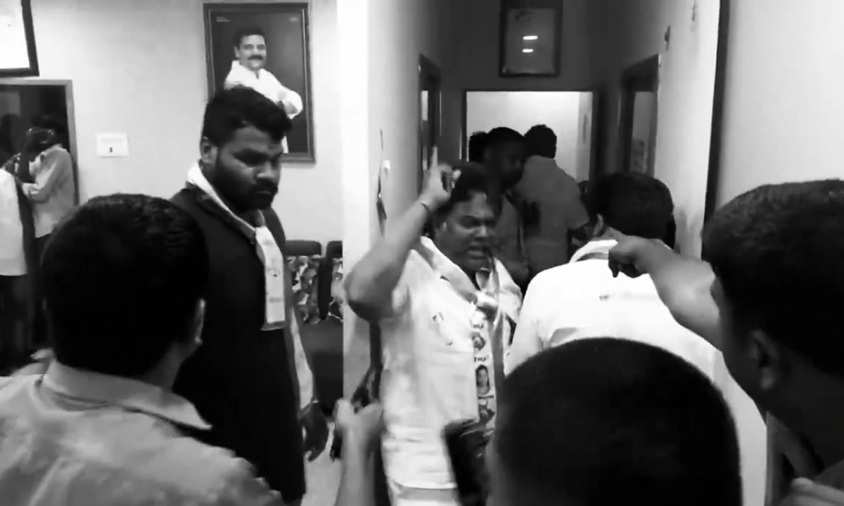 Hyderabad: One Injured as Police Open Fire at MLC Teenmaar Mallanna’s Office
