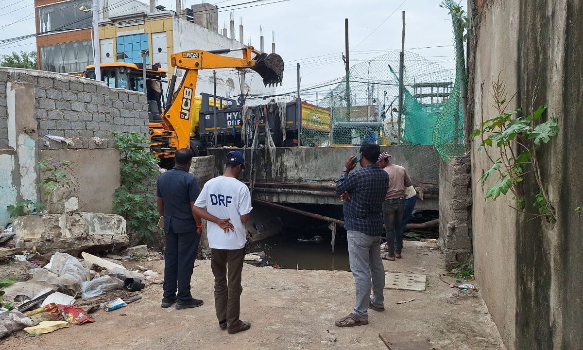 Hyderabad: HYDRAA Cleans What GHMC Ignored, Bahadurpura Locals Applaud the Effort