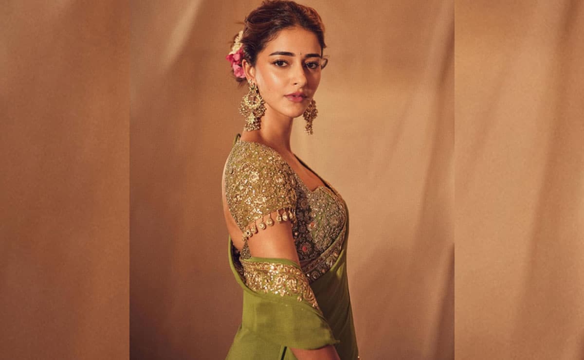 Ananya Panday radiates festive glow in her saree look on Ganesh Chaturthi