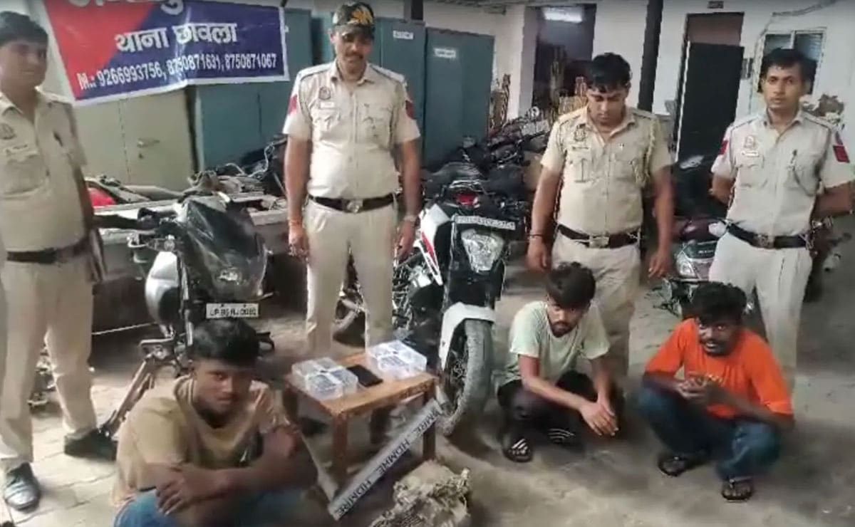 Delhi Police bust armed auto-lifter gang, arrest four