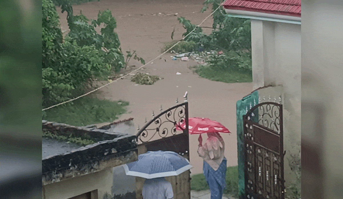 Jammu & Kashmir: Flood situation worsens, areas inundated; mobile and internet services disrupted