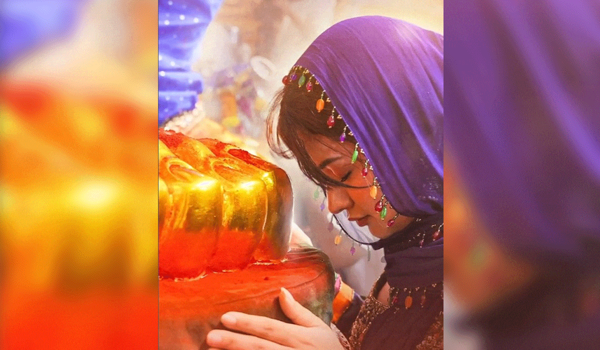 Avneet Kaur visits Lal Baugcha Raja: Feeling so blessed