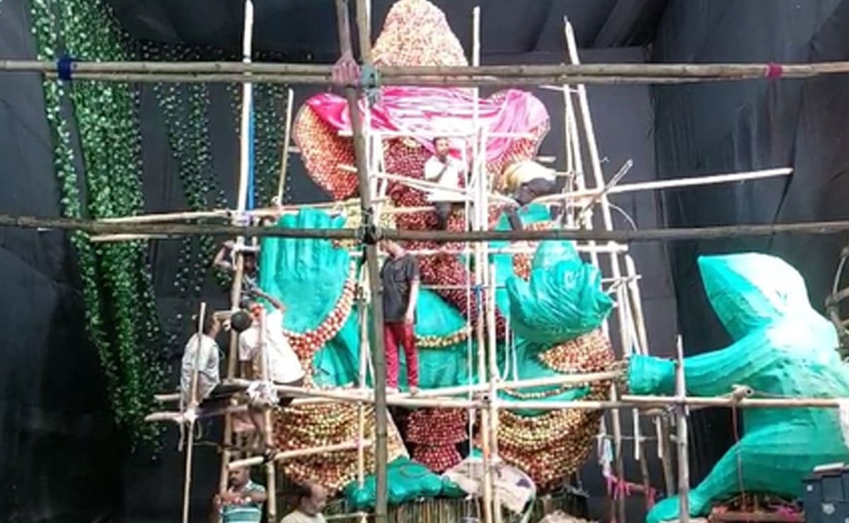 26-foot-tall apple Ganesh idol to mark golden jubilee of Natraj Club in Sambalpur