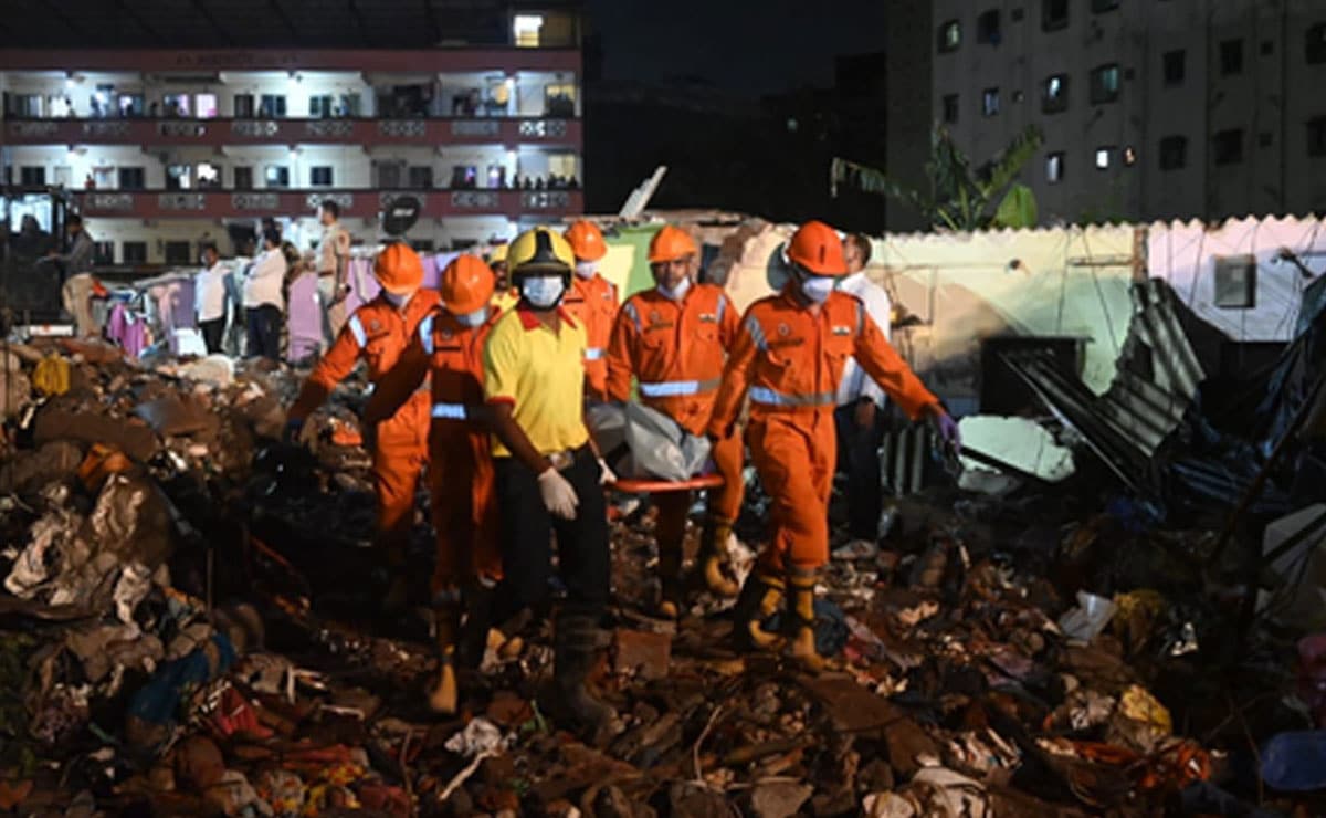 Maha building collapse: Death toll reaches 17; Prez Murmu condoles loss of lives