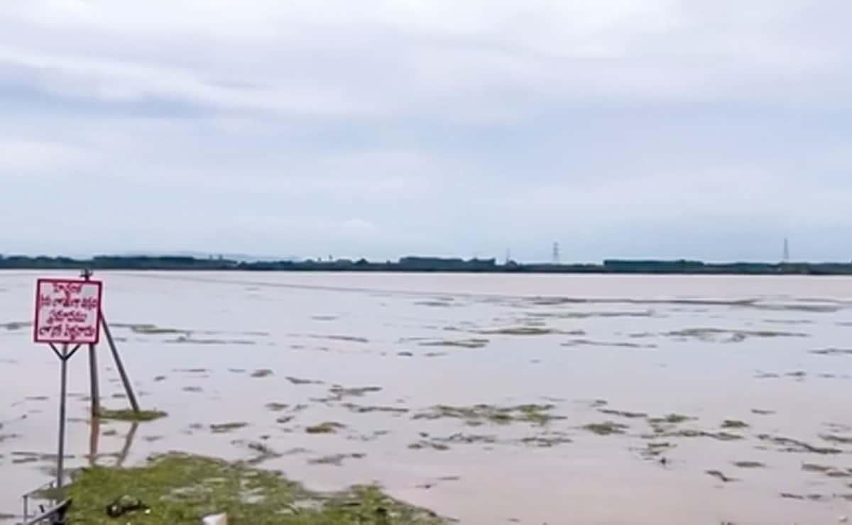 First flood warning issued at Bhadrachalam as Godavari's water level rises further