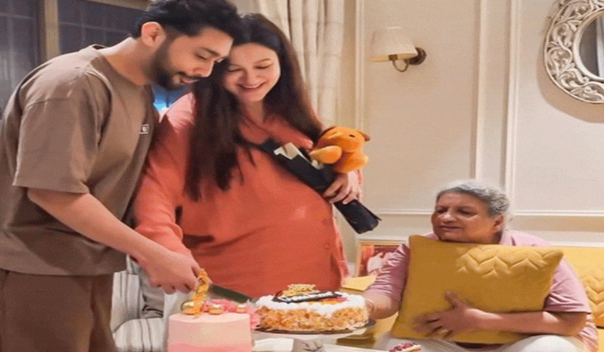 Zaid Darbar surprises his 'Biggest Blessing’ Gauahar Khan with midnight birthday celebration