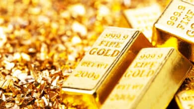 Rupee Weakens; Tariff Jitters Push Gold to New Peak