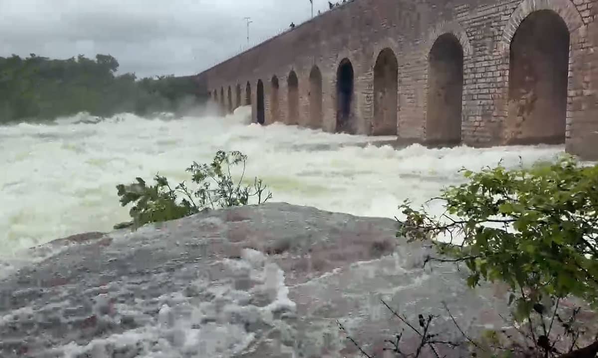 Heavy Rains in Hyderabad Force Release of Water from Twin Reservoirs