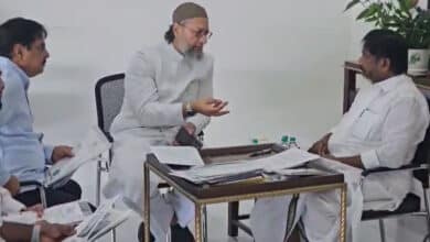 Owaisi meets Deputy CM Bhatti Vikramarka for restoration of internet services