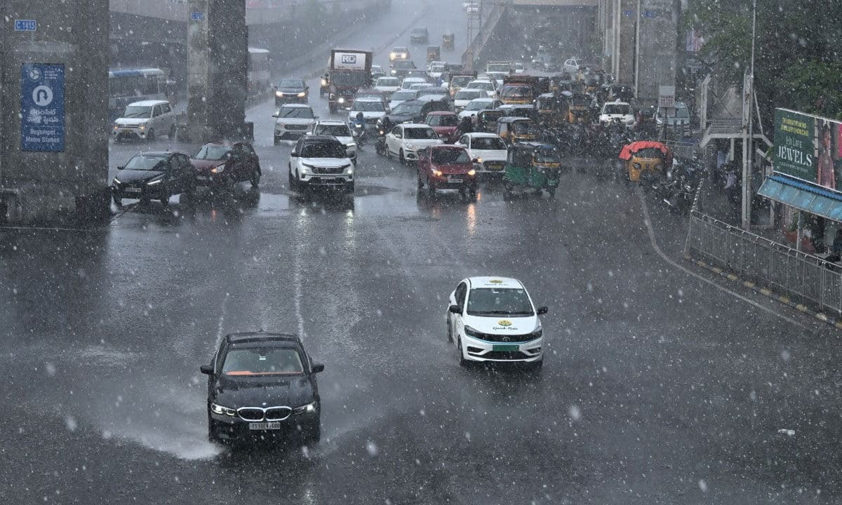 Hyderabad Weather Alert: Heavy Rain with Thunder Predicted, IMD Issues Orange & Yellow Alerts