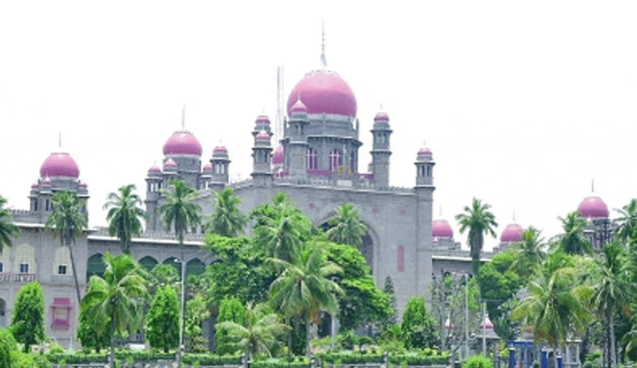 Telangana High Court Serves Contempt Notice to HYDRAA Chief in Bathukammakunta Lake Dispute