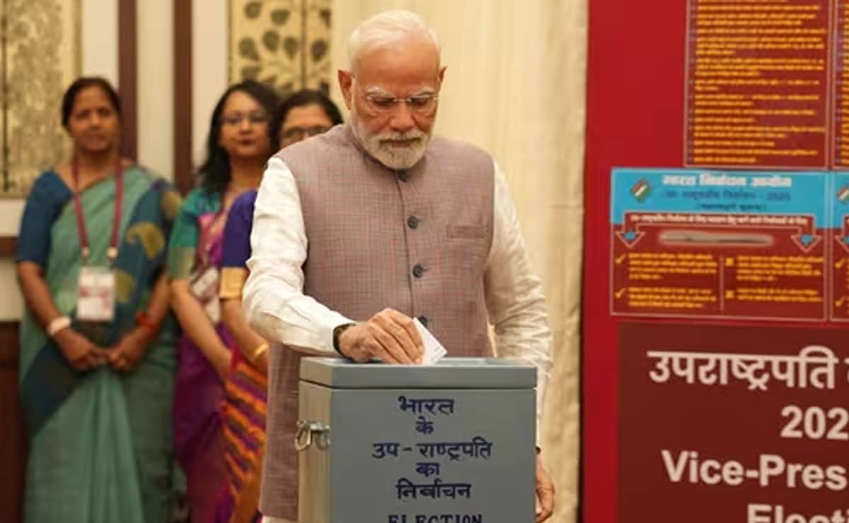 VP election kicks off; PM Modi casts first vote