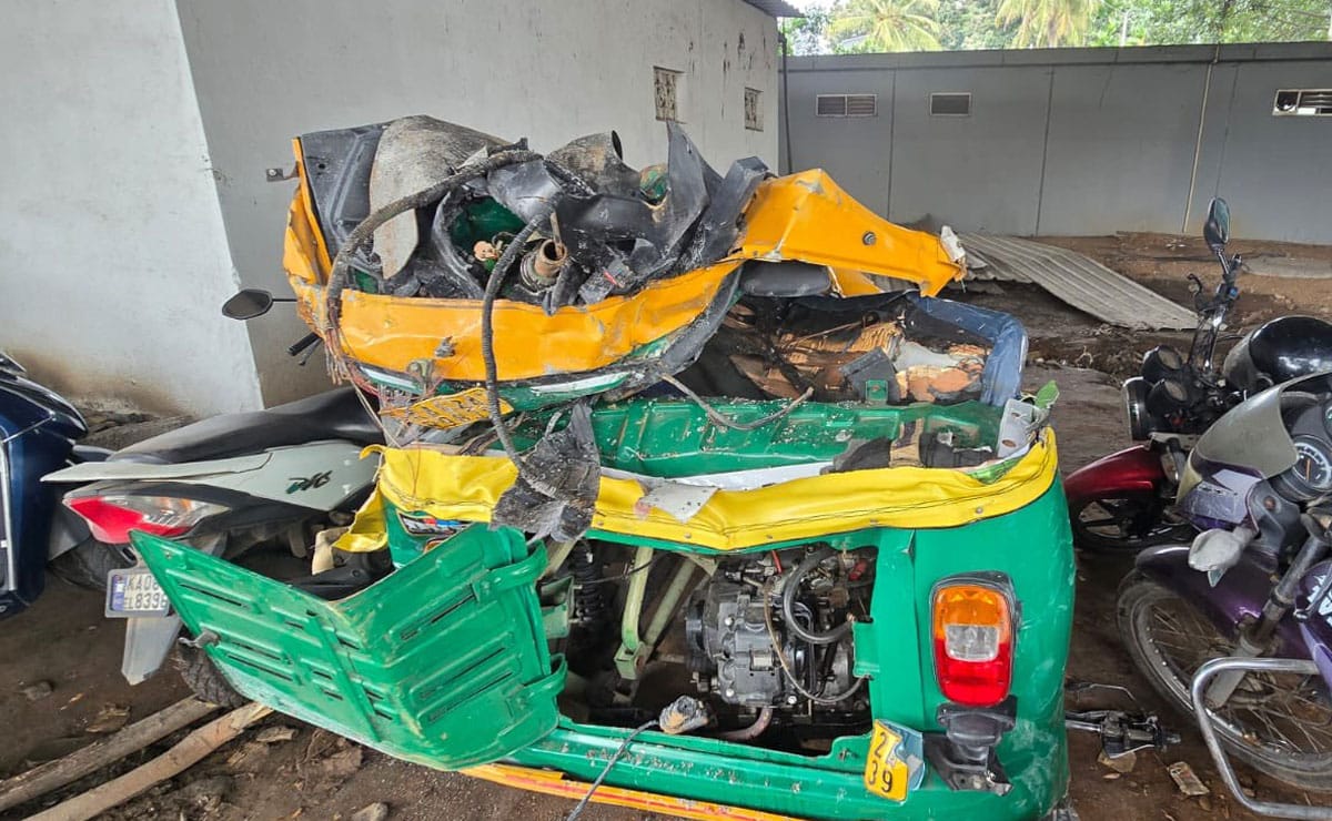 Two killed as canter rams into auto & car in Karnataka