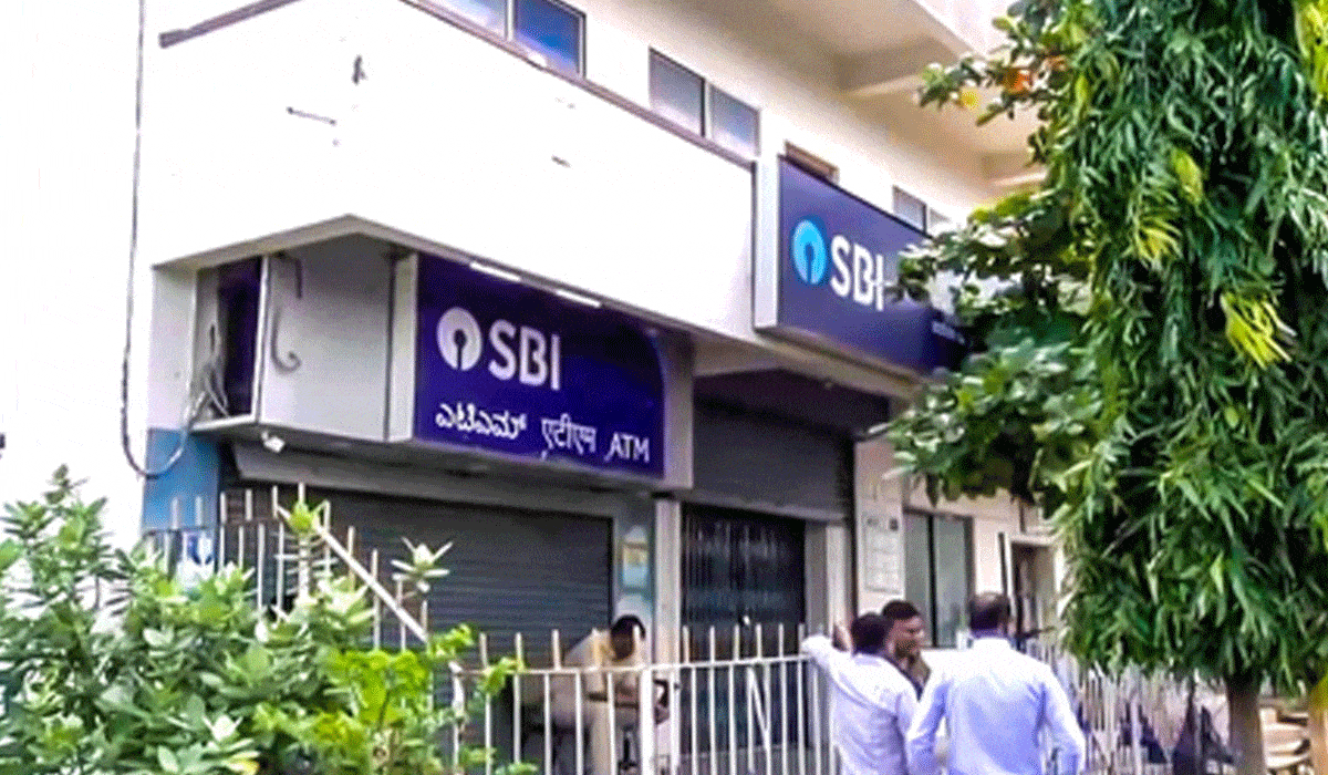 Daylight bank robbery in Karnataka raises concerns, Siddaramaiah insists on preventive measures
