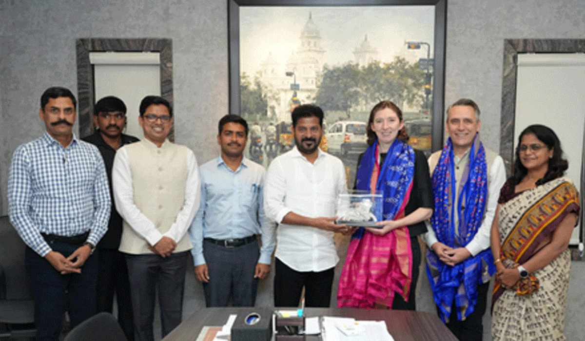 Telangana CM invites British companies to participate in Musi project