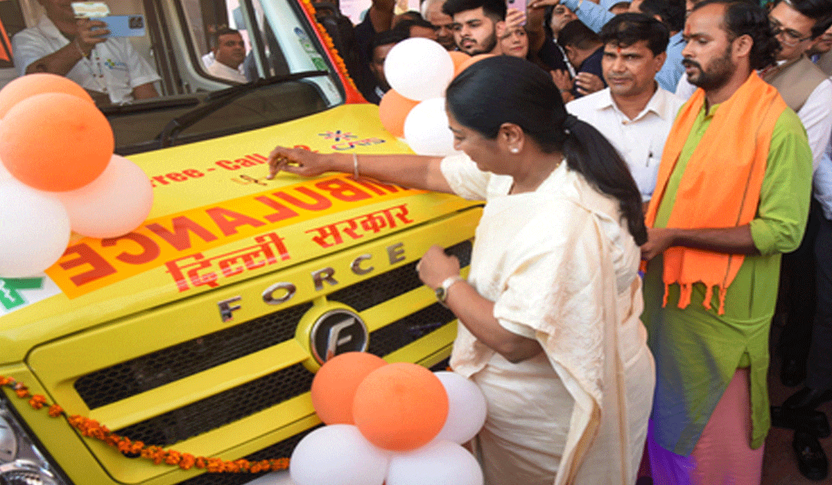 Delhi CM launches 11 CATS ambulances, organ donation portal