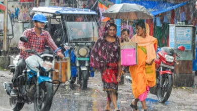 Met office issues orange alert for heavy rain in several Bengal districts