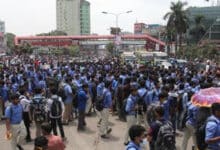 Bangladesh: Over 600 unpaid workers block Dhaka-Mymensingh highway