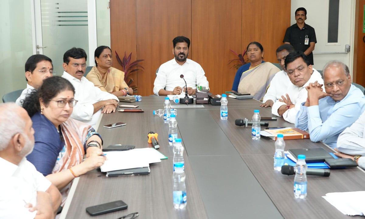 CM Revanth Reddy Orders Prestige Planning for Medaram Jatara, Emphasizes Tribal Traditions