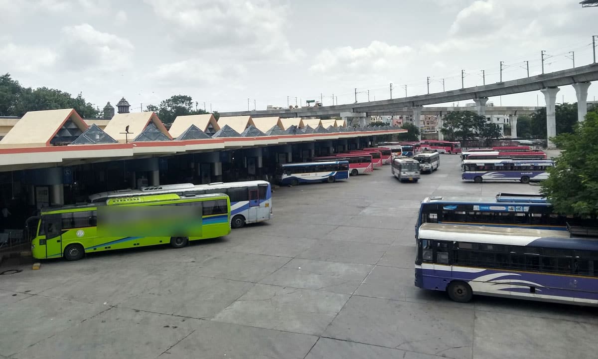 TGSRTC Resumes Services from Flood-Hit MGBS, Festive Rush Swells