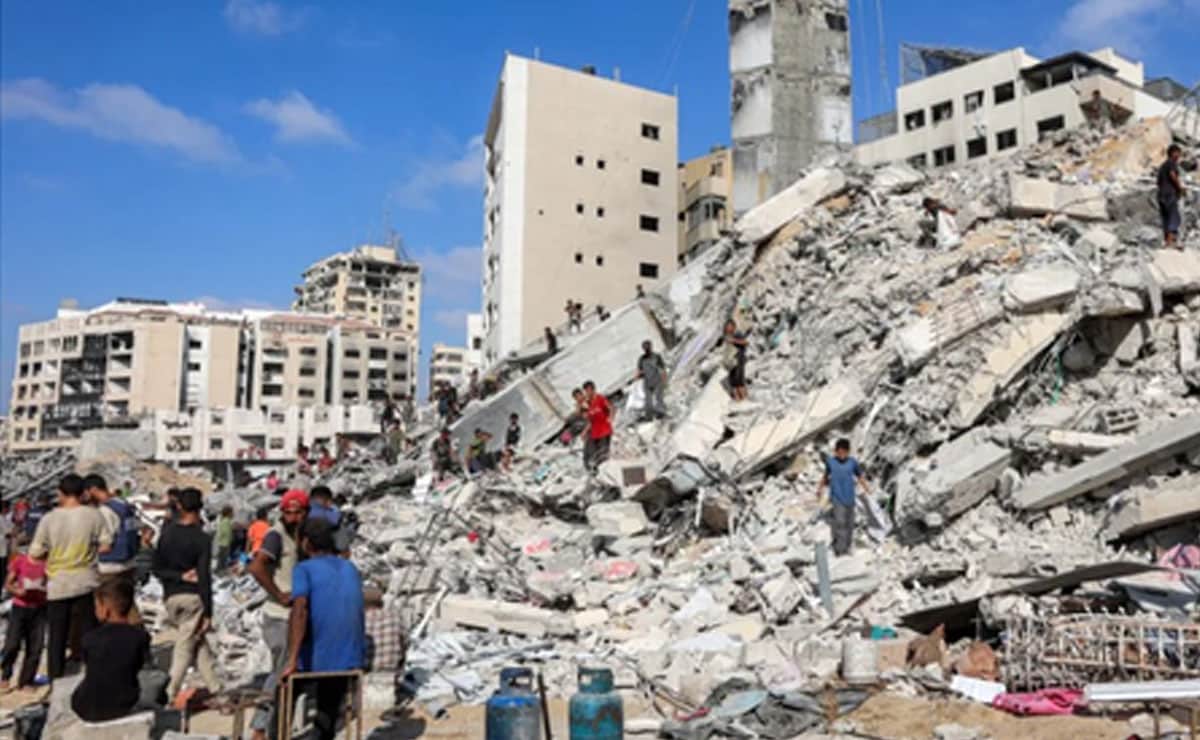 Gaza City residents refuse to leave as Israel announces new 'humanitarian zone', expands military operations
